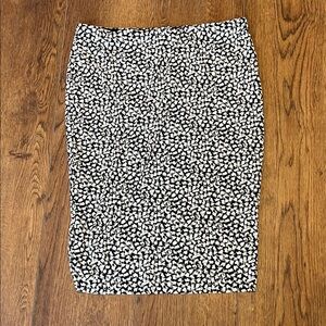 Vince Camuto Monochrome Patterned Pencil Skirt